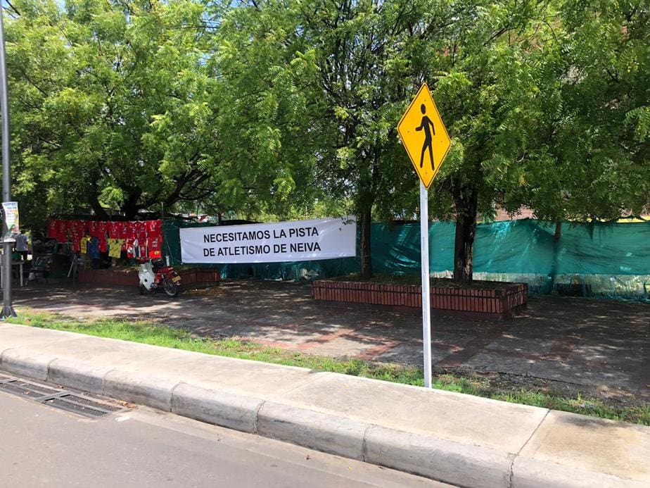Deportistas ‘reclaman’ la construcción de una pista de atletismo en Neiva