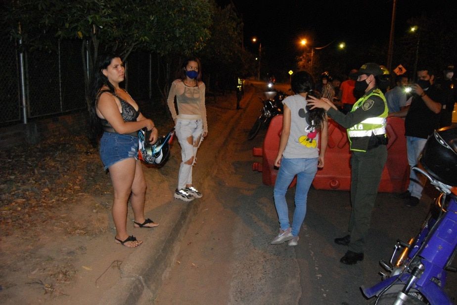 Toque de queda para menores y restricción a motos en la noche, se extendió hasta el 2021