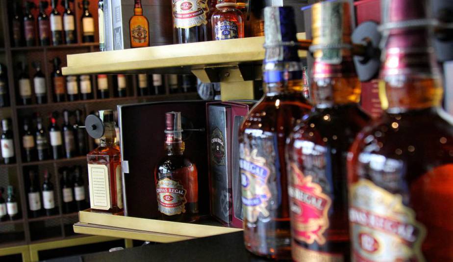 PROHIBEN VENTA Y CONSUMO DE LICOR EN ZONAS CON ALTA OCUPACIÓN UCI