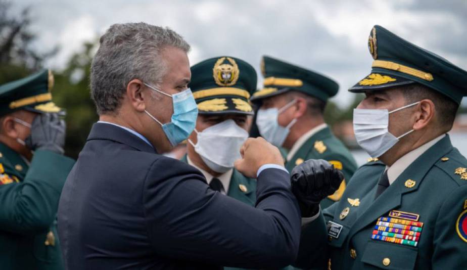 Duque exalta labor del general Atehortúa en la Policía