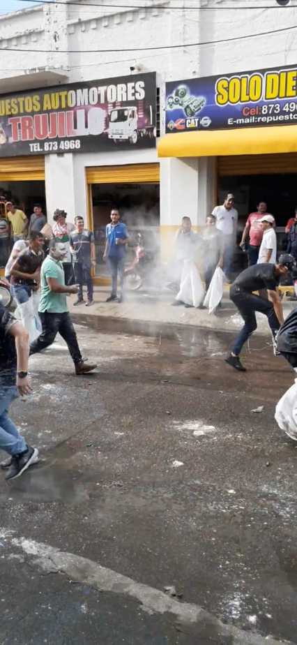 Como cada 31 de diciembre, adultos y niños se integran de una particular y divertida forma. (Foto archivo)