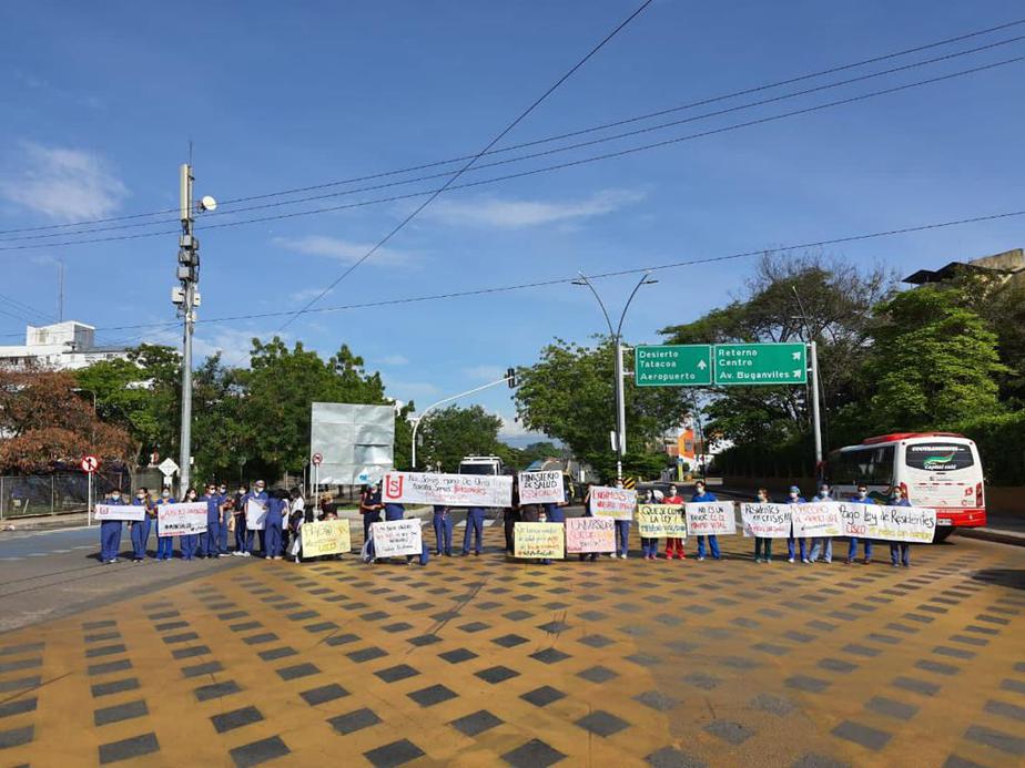 Los médicos residentes afectados pertenecen a las áreas de Pediatría, Medicina Interna y Anestesia, primera línea de atención de pacientes COVID, en la Unidad de Cuidados Intensivos y en Urgencias.