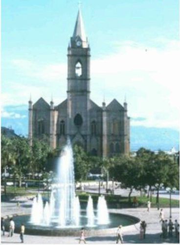 Así era entonces hace 20 años la fuente del Parque Santander en el centro de Neiva. Foto Wilson Vásquez.