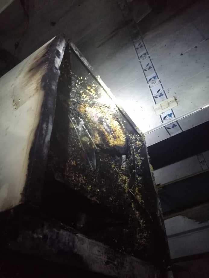 La primera emergencia atendida en la noche del 24 de diciembre fue un incendio estructural presentado en el barrio El Limonar.