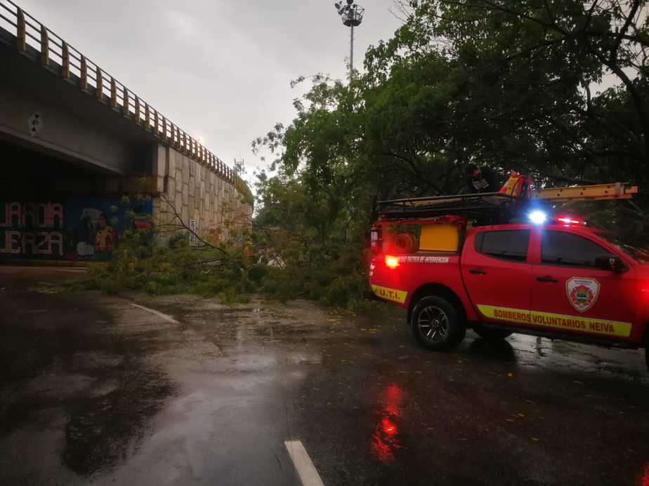 La Secretaría de Gestión del Riesgo a través del Cuerpo Oficial de Bomberos de Neiva, atendió los diferentes eventos que fueron reportadas a las líneas telefónicas.