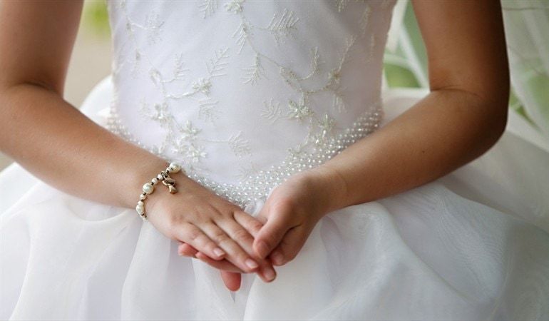 Obligan a niña de 13 años casarse con un hombre de 48