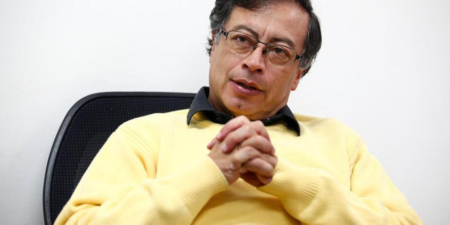 SENADOR GUSTAVO Petro debeRÁ retractarse POR trinos contra de Suárez Corzo