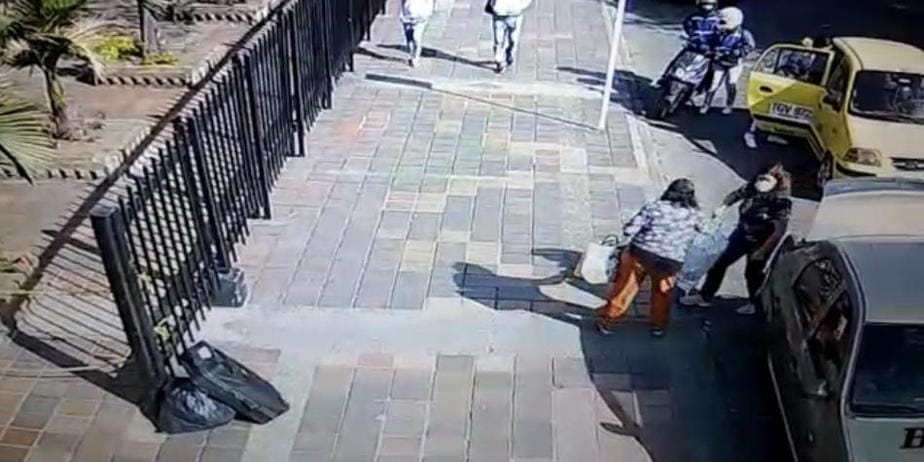 Mujer mordió a policía para evitar que se le llevaran su vehículo