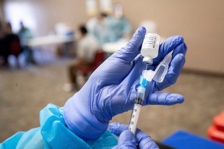 La OMS recomendó que las vacunaciones contra el COVID-19 no sean obligatorias