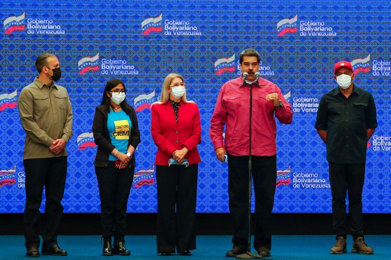 Gran parte de la comunidad internacional no reconoce las elecciones celebradas por la dictadura de Maduro en Venezuela (REUTERS/Fausto Torrealba).