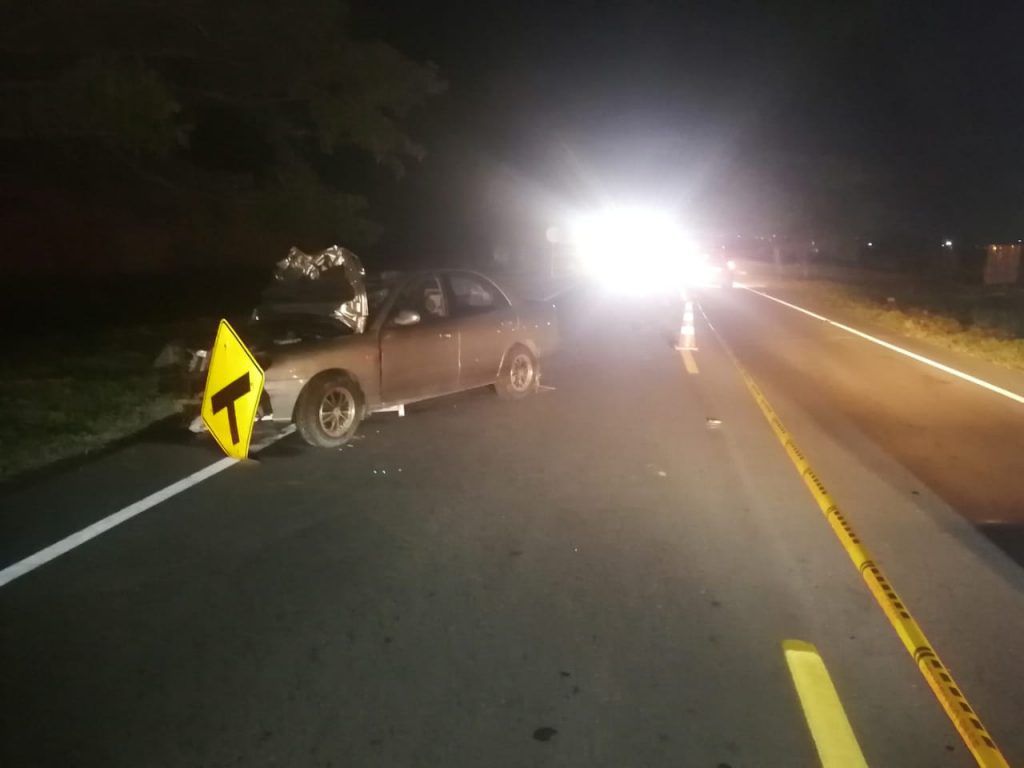 Al parecer la motocicleta invadió el carril contrario.
