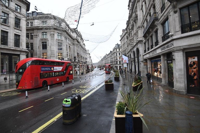 Las autoridades del Reino Unido hallaron una nueva cepa del coronavirus (EFE/EPA/FACUNDO ARRIZABALAGA).