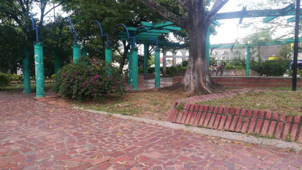 Consumo de drogas en el parque principal, no permite el desarrollo normal de los jóvenes del barrio Los Mártires.