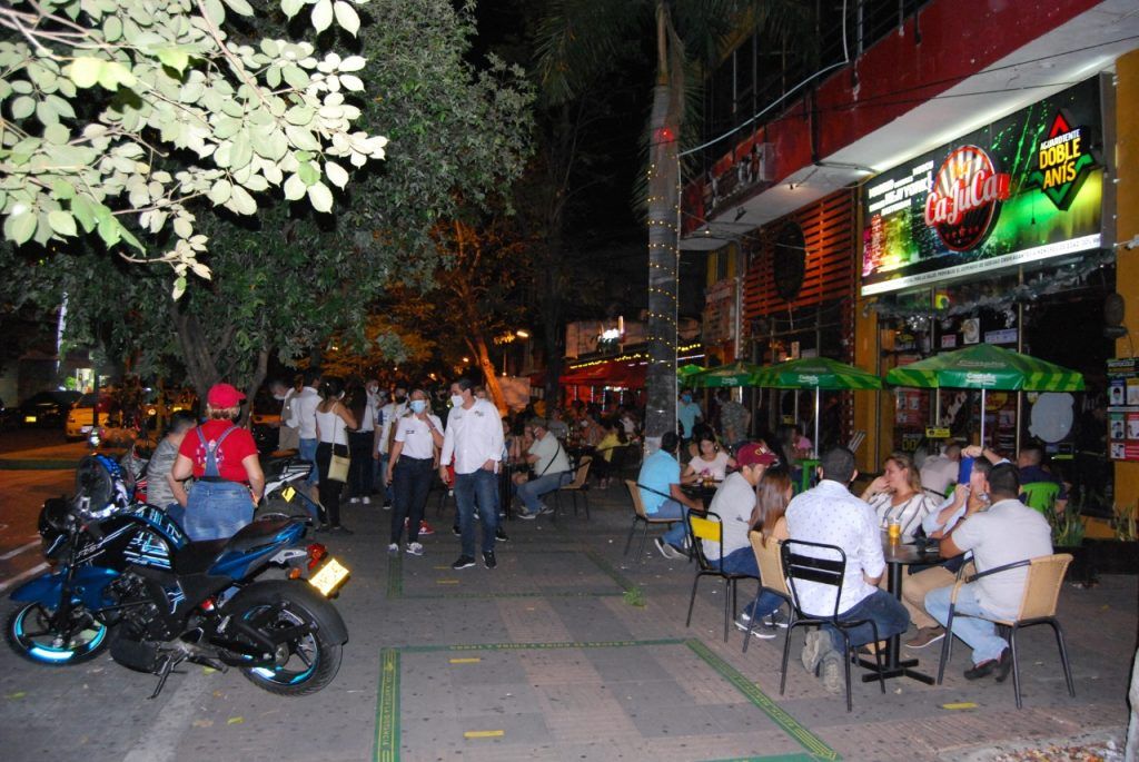 Asobares manifestó que más del 50% de los empresarios de bares entraron en quiebra tras la pandemia.