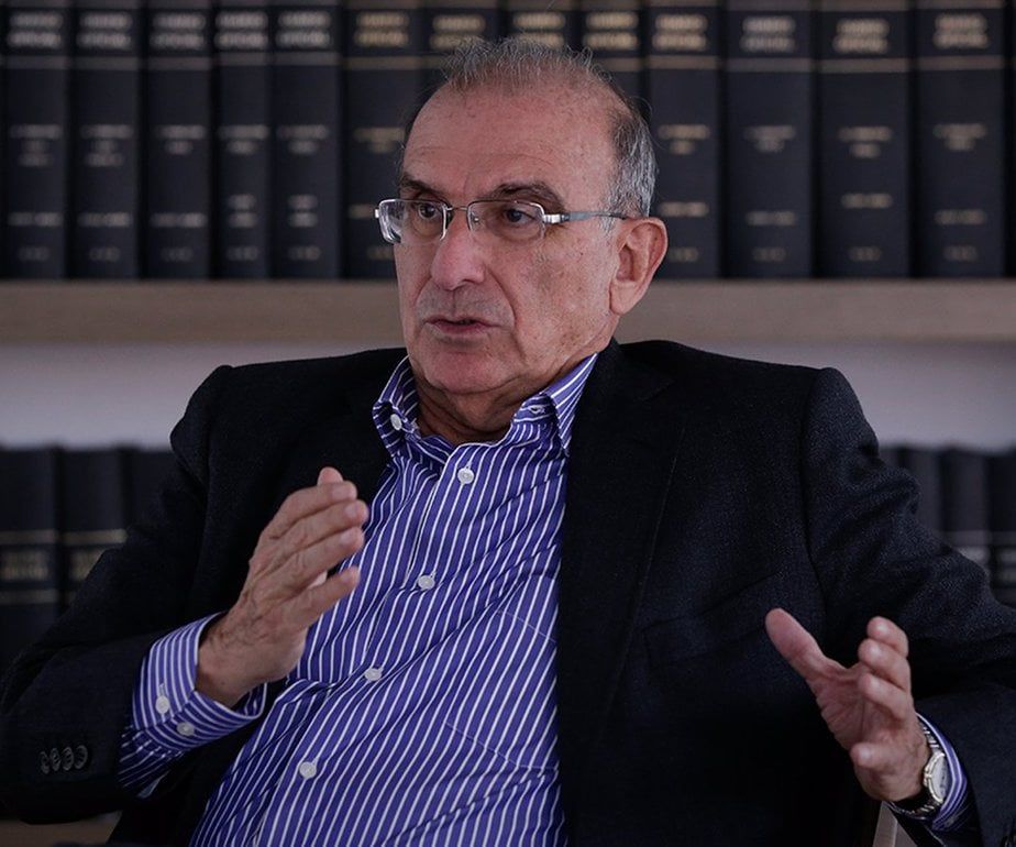 Formulan cargos por presuntas irregularidades en campaña de Humberto de la Calle