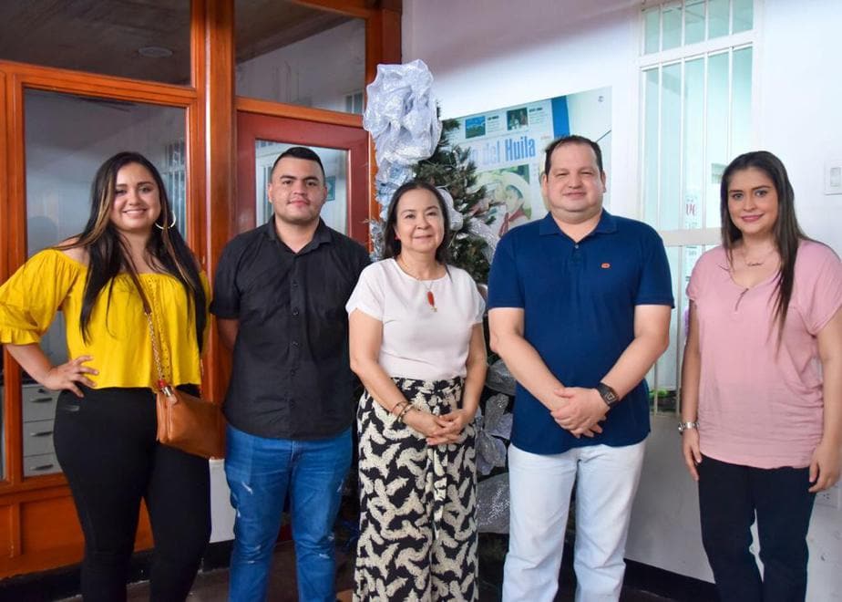 Gelitza Giménez, Manuel Macías, Luisa María Duque Cerón; Gerente General DIARIO DEL HUILA, Jhon Freddy Figueroa y Catalina Durán.