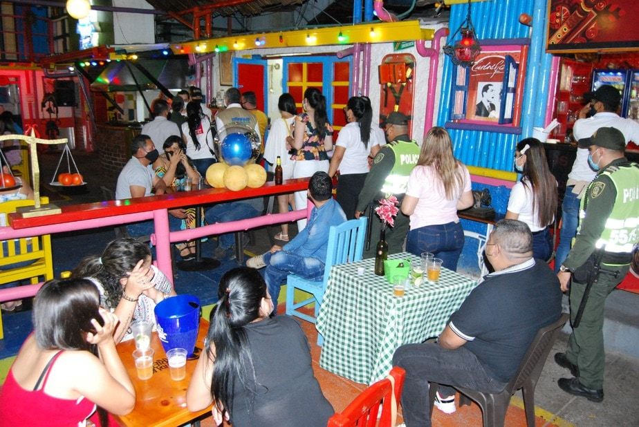 Hasta las 9pm del 24 y 31 de diciembre, estarán abiertos bares en Neiva