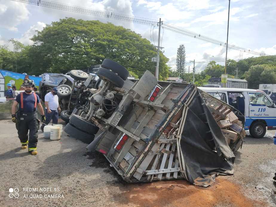Accidente múltiple dejó seis heridos en Avenida Circunvalar en Neiva