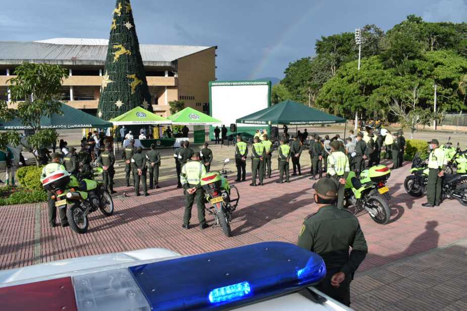 Cerca de dos mil hombres custodiarán las vías del Huila en Navidad