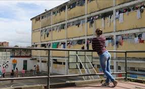 Mujeres cabeza de familia no pagarán cárcel por delitos menores