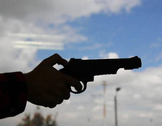 Alcalde propone armar a los comerciantes