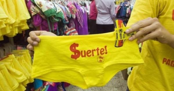 La ropa interior amarilla se tomó el centro de Neiva.
