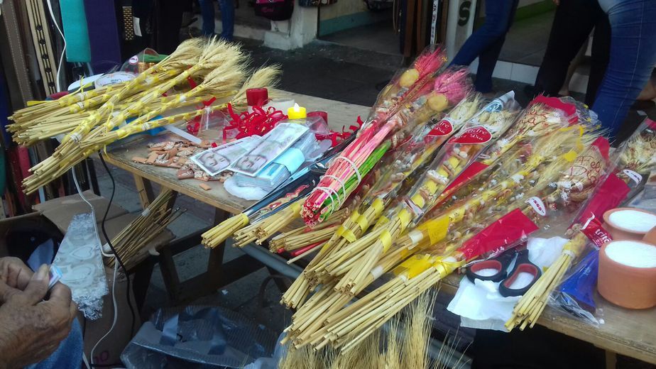 Los neivanos suelen llevar a sus casas la tradicional espiga para adornar la casa y atraer la buena suerte.