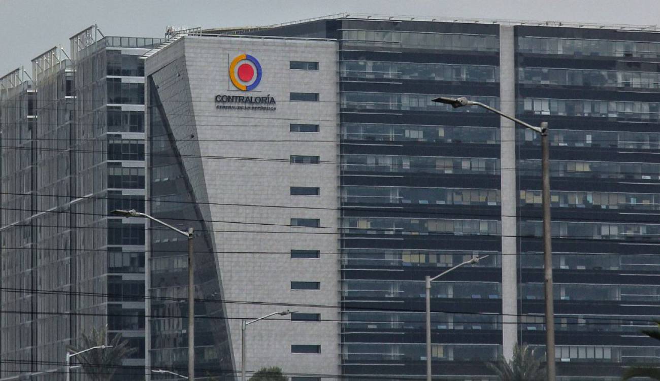 Contraloría afirma que contratos para vacunación contra Covid-19 sí existen