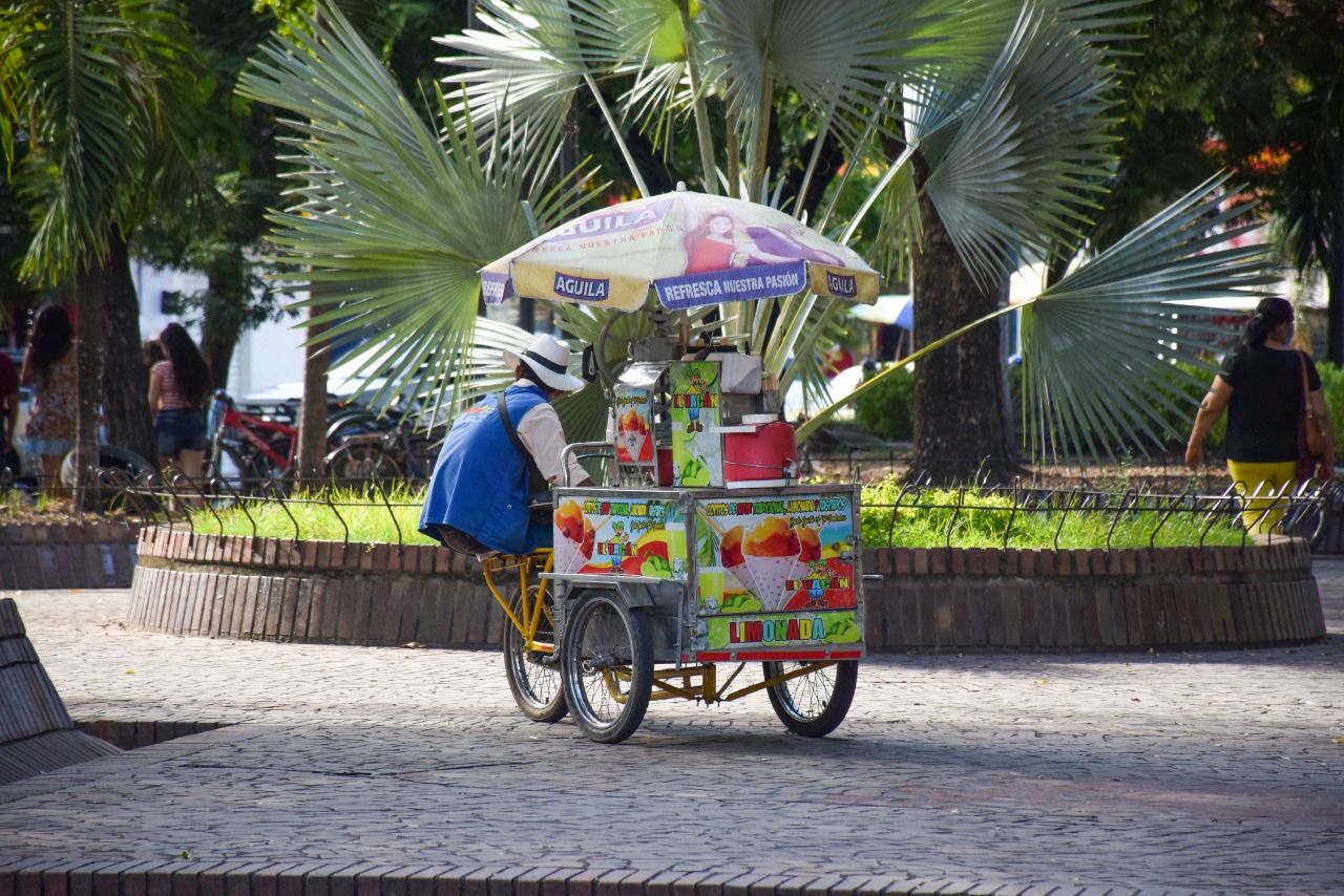 El trabajo informal ha sido la salvación de muchos colombianos afectados por las pocas oportunidades laborales que existen en el territorio.
