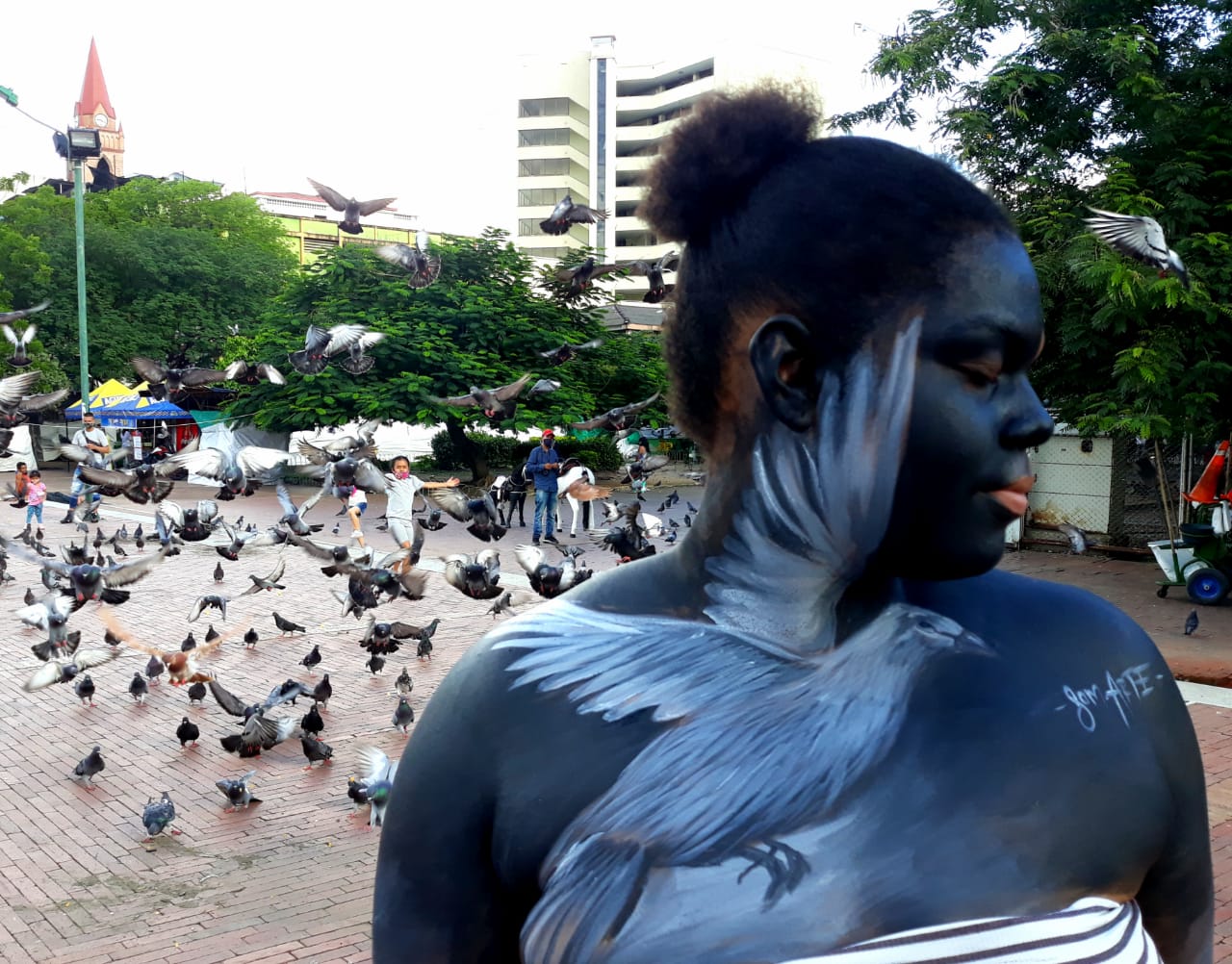 El arte callejero es arte visual creado en lugares públicos, generalmente obras de arte.