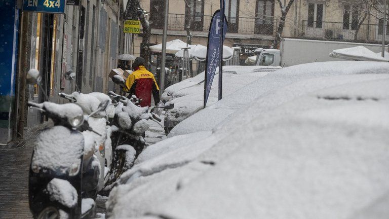 La gran cantidad de nieve ha obligado incluso a cortar algunos puntos de la autovía de circunvalación.
