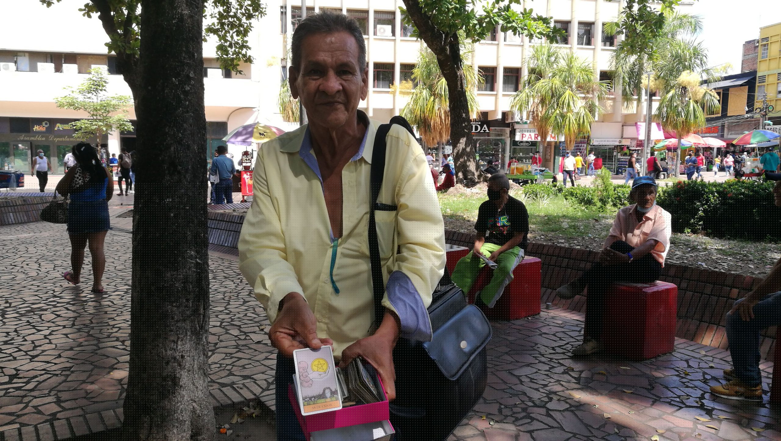 El tarotista del Parque, se ganó el nombre, según él, con hechos.