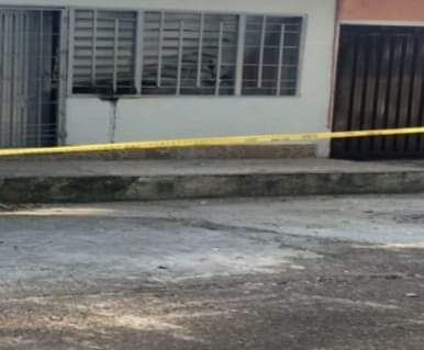 Artefacto explosivo fue lanzado contra una vivienda