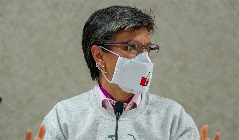 Piden la renuncia de Claudia López de la Alcaldía tras irse de vacaciones