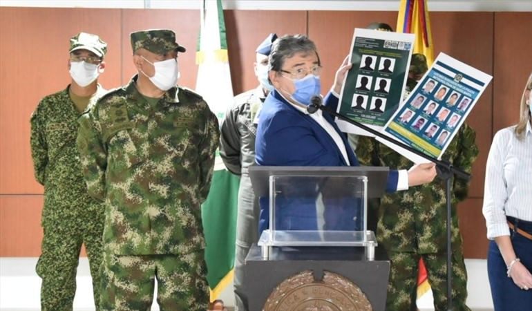 Critican al Gobierno por declarar luto nacional por muerte de Mindefensa