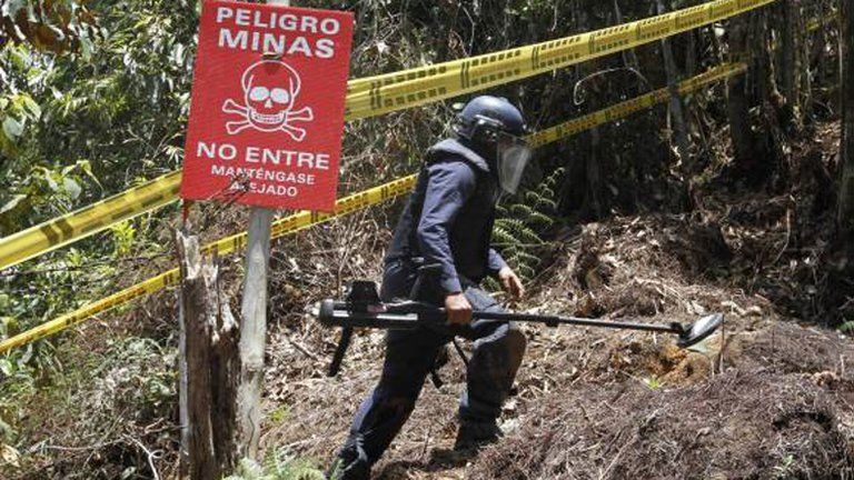 Mueren dos niños al caer en un campo minado en Nariño