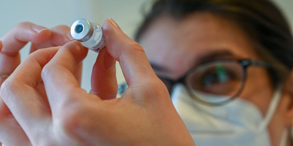 Aprobarán segunda vacuna contra el covid-19 en Colombia