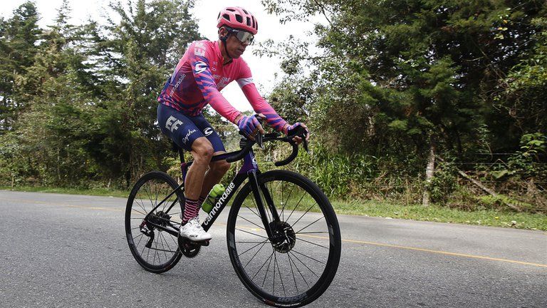 Rigoberto Urán se fracturó el dedo meñique