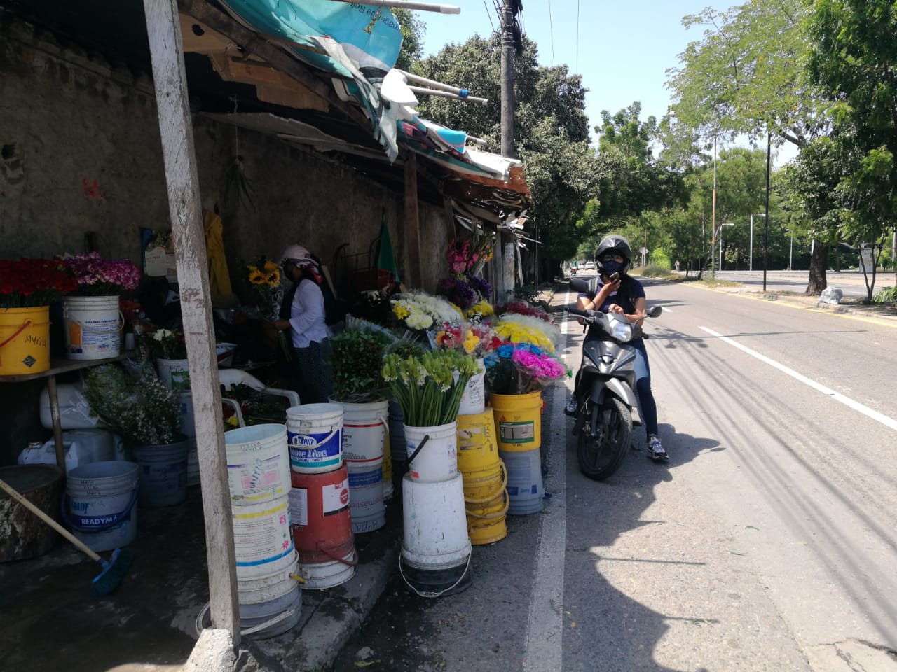 Solo los lunes, las comerciantes pueden recordar por lo menos un instante, la economía que antecedió la pandemia.