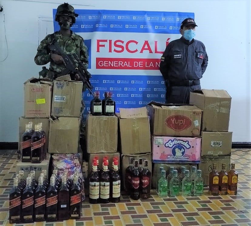 Incautan 256 botellas de licor de contrabando en el Huila