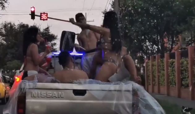 Rechazo en Cali por fiesta en el platón de una camioneta