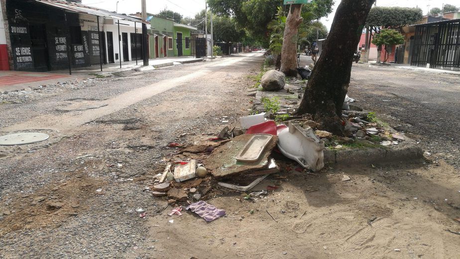 Habitantes de calle serían los encargados de arrojar basuras en lugares no permitidos.