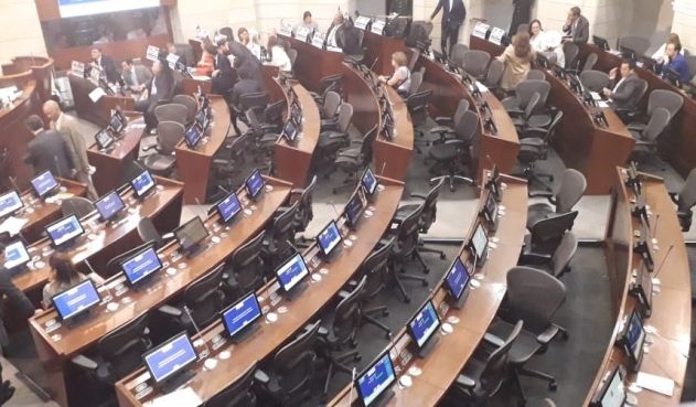 Proponen proyecto de eliminar la palabra ‘honorables’ a senadores