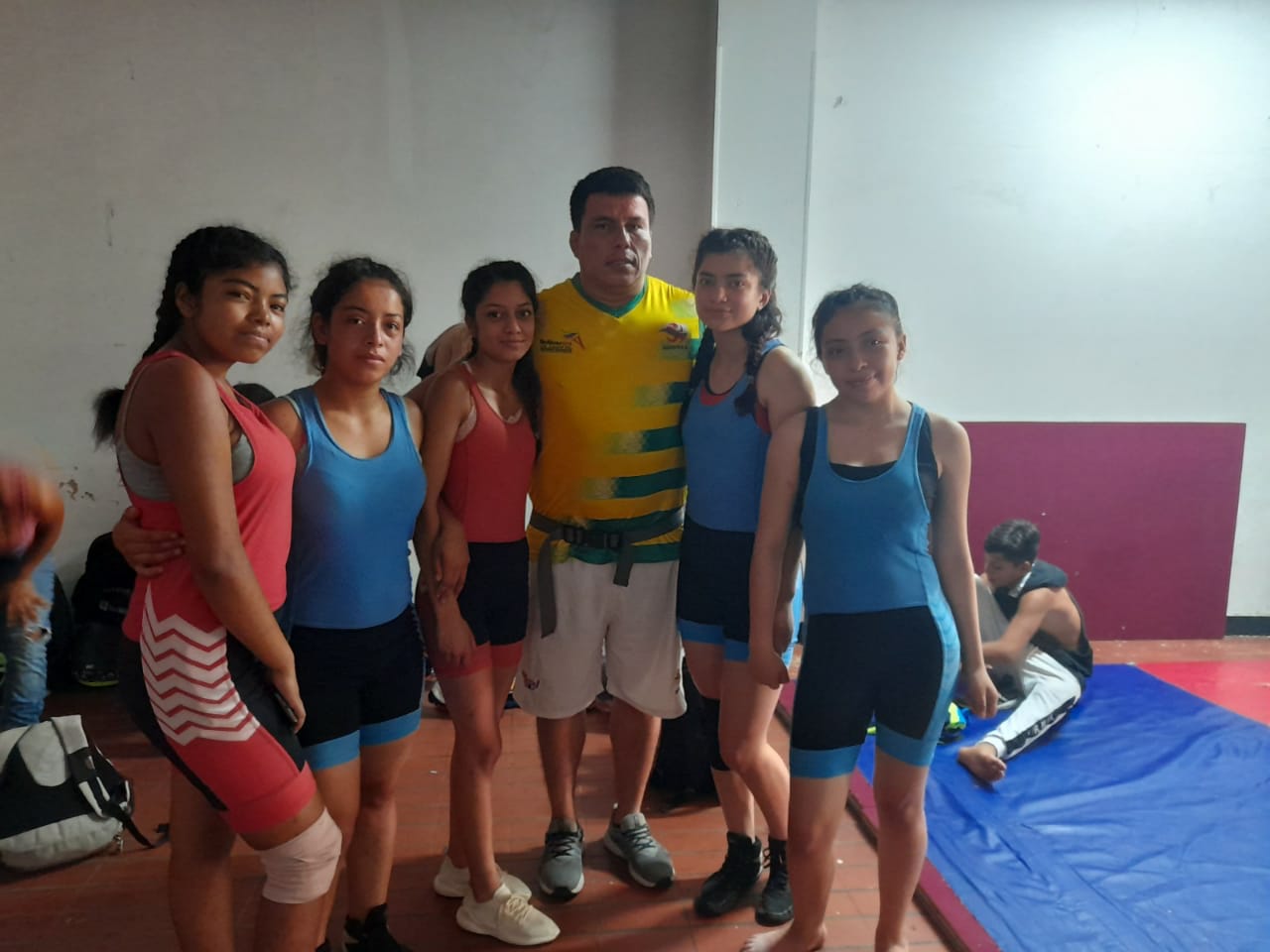 Liga de Lucha Huilense sin escenario para entrenar