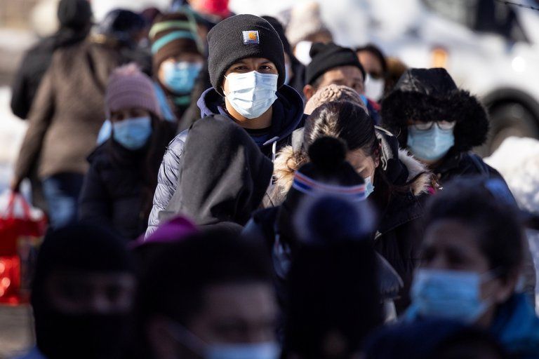 Razones que dan los expertos por la drástica caída de contagios de covid-19 en EE.UU