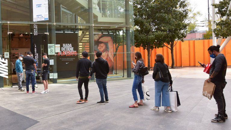 La intención es llegar a 2,000 pruebas diarias más a partir del siguiente domingo 21 de febrero. En promedio, en la capital se realizan alrededor de 20,000 pruebas diarias.