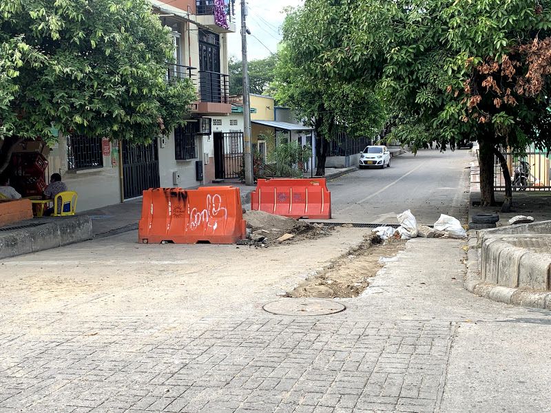 Habitantes se sienten inconformes por la no terminación de la obra.
