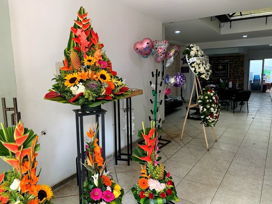 Algunos colegios bilingües si celebran esta festividad.