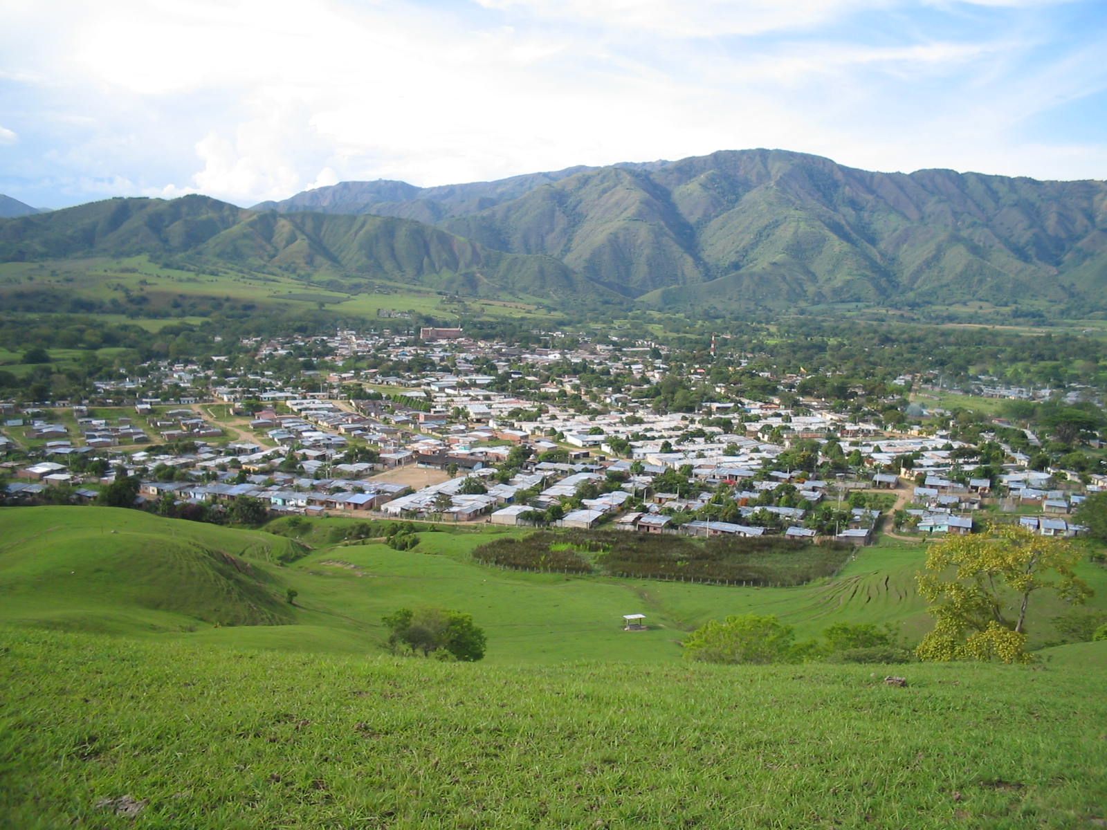 La ejecución de estos trabajos incluye suministro de materiales, accesorios, mano de obra, equipos, herramienta y transporte.