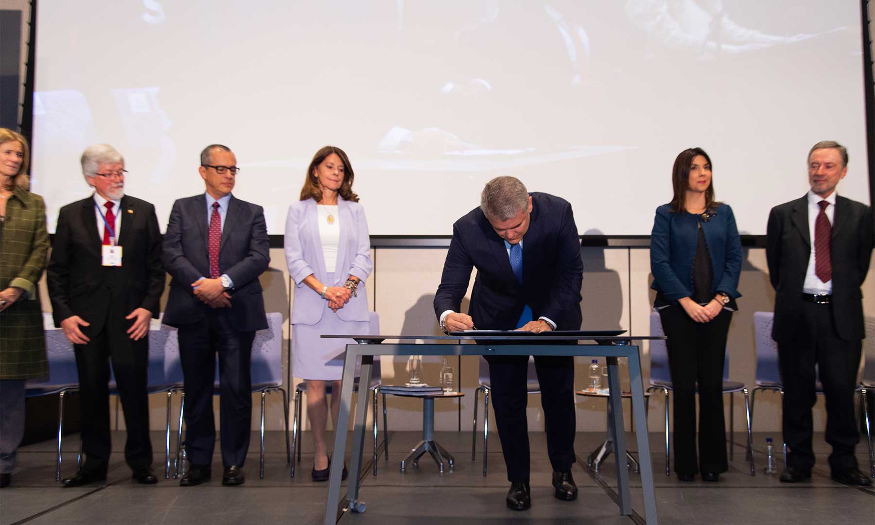 Vicios de forma tumbarían creación de Minciencias